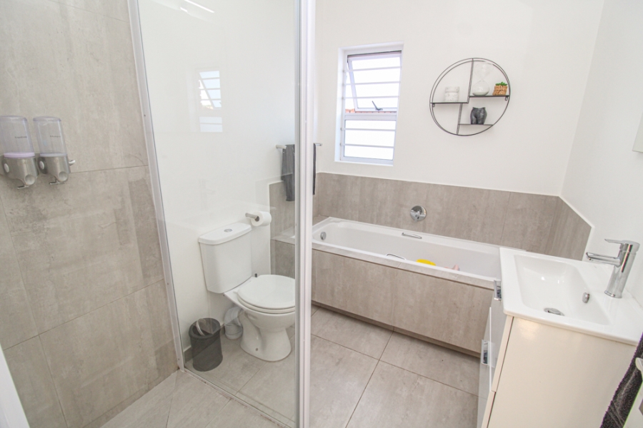 2 Bedroom Property for Sale in Beacon Bay North Eastern Cape